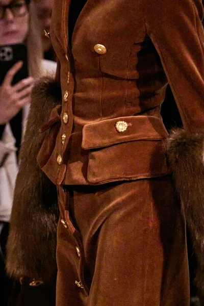 Look 66